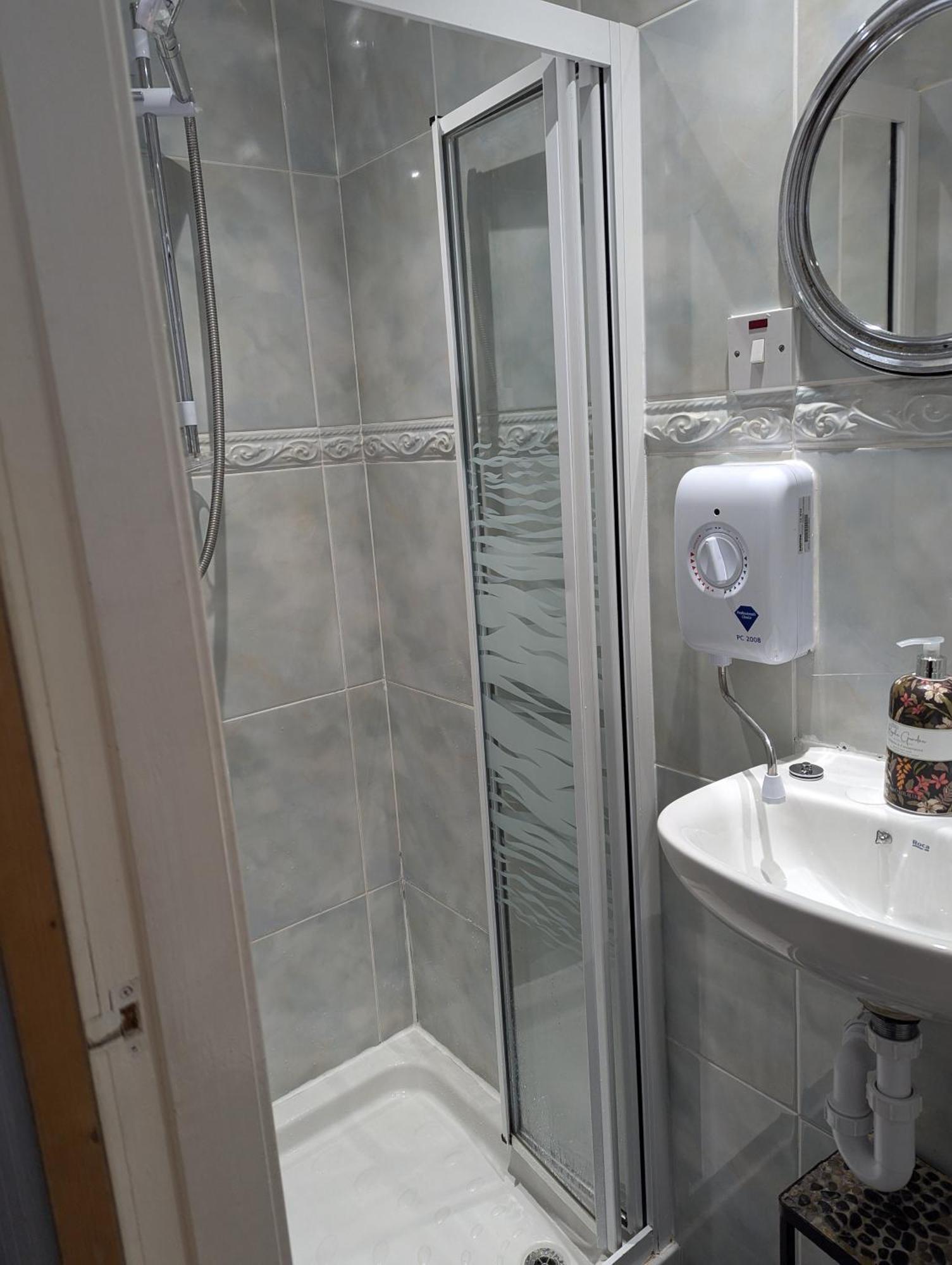 Rooms at Tarrareoch Bathgate Rum bild