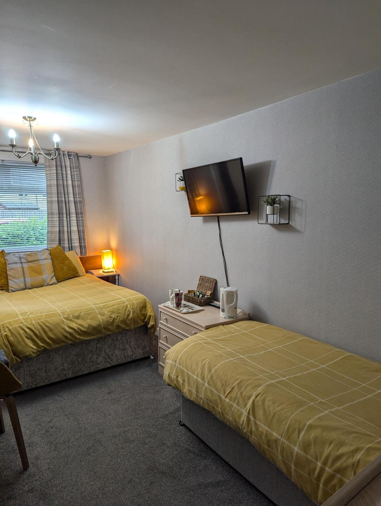 Rooms at Tarrareoch Bathgate Rum bild