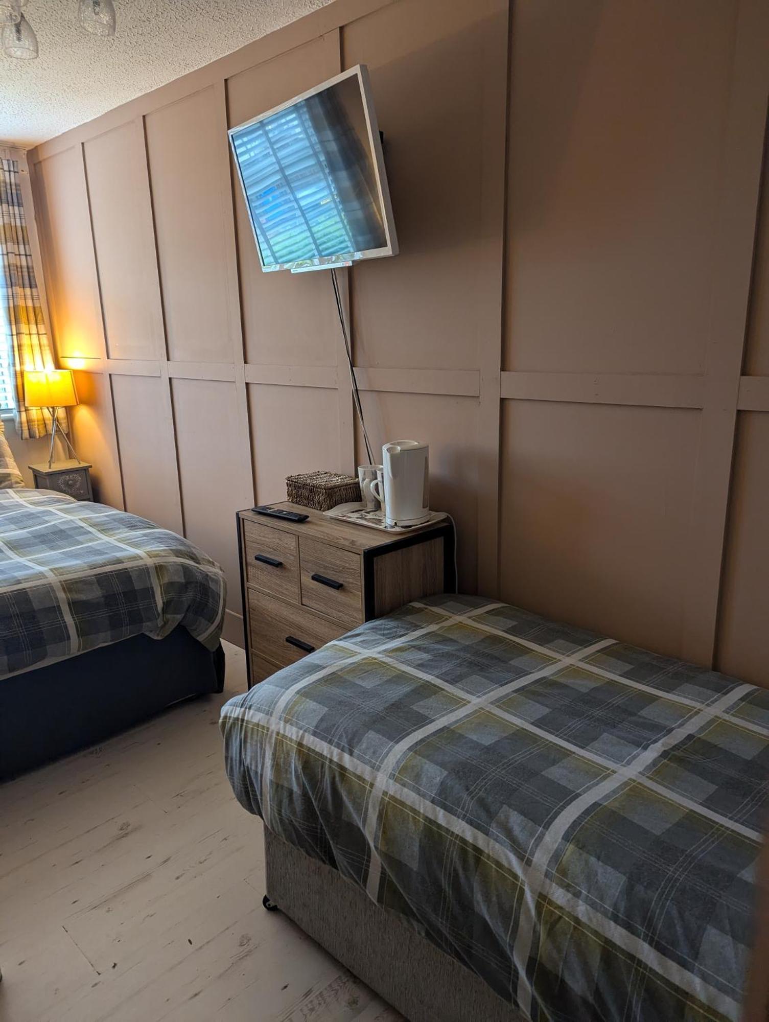 Rooms at Tarrareoch Bathgate Rum bild