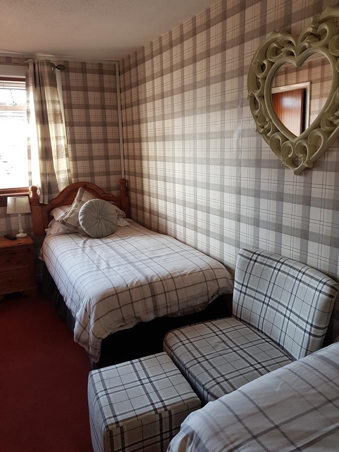 Rooms at Tarrareoch Bathgate Exteriör bild